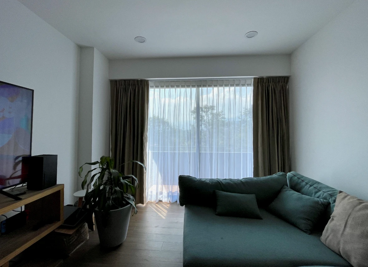 Cortinas decorativas para sala de departamento