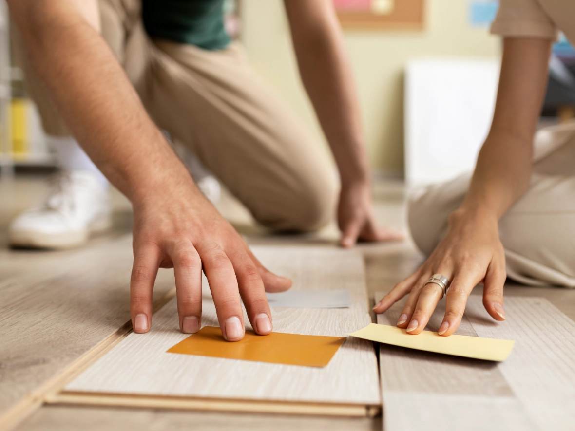 Cómo elegir pisos por uso: humedad, tráfico, extensión, presupuesto y mantenimiento