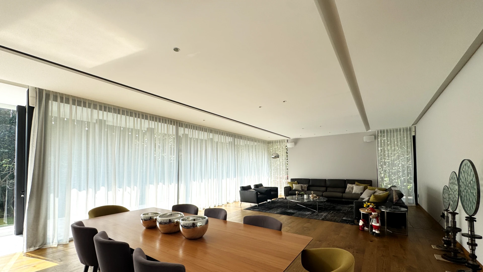 Cortinas hechas a la medida en México instaladas en un espacio residencial