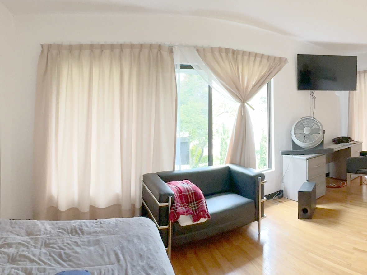 Problemas comunes por mala elección de riel: pandeo, correderas atascadas o piezas rotas